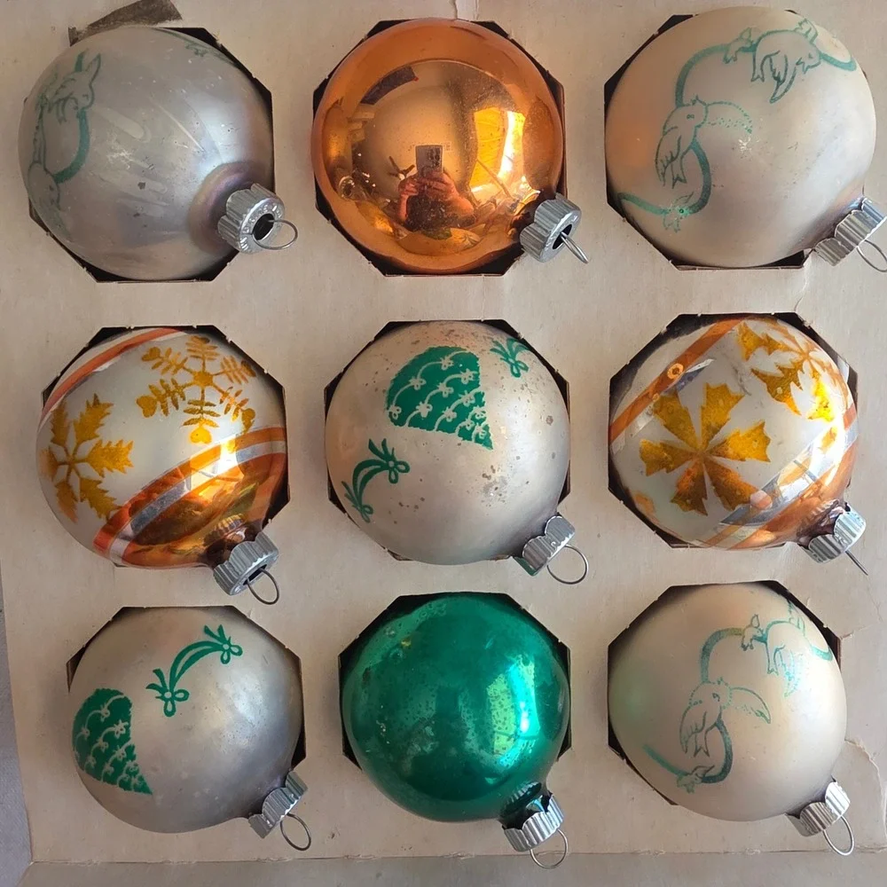VTG Shiny Brite Glass Christmas Ornaments Set 9 Stenciled Orange & Green in Box